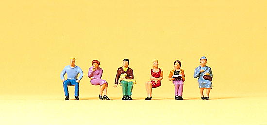 Seated persons<br /><a href='images/pictures/Preiser/75004.jpg' target='_blank'>Full size image</a>